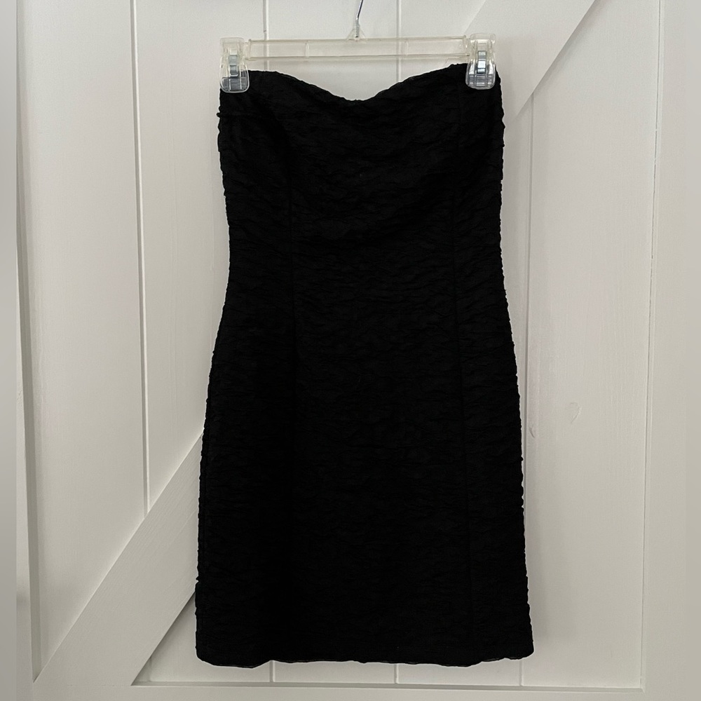 Textured black strapless minidress